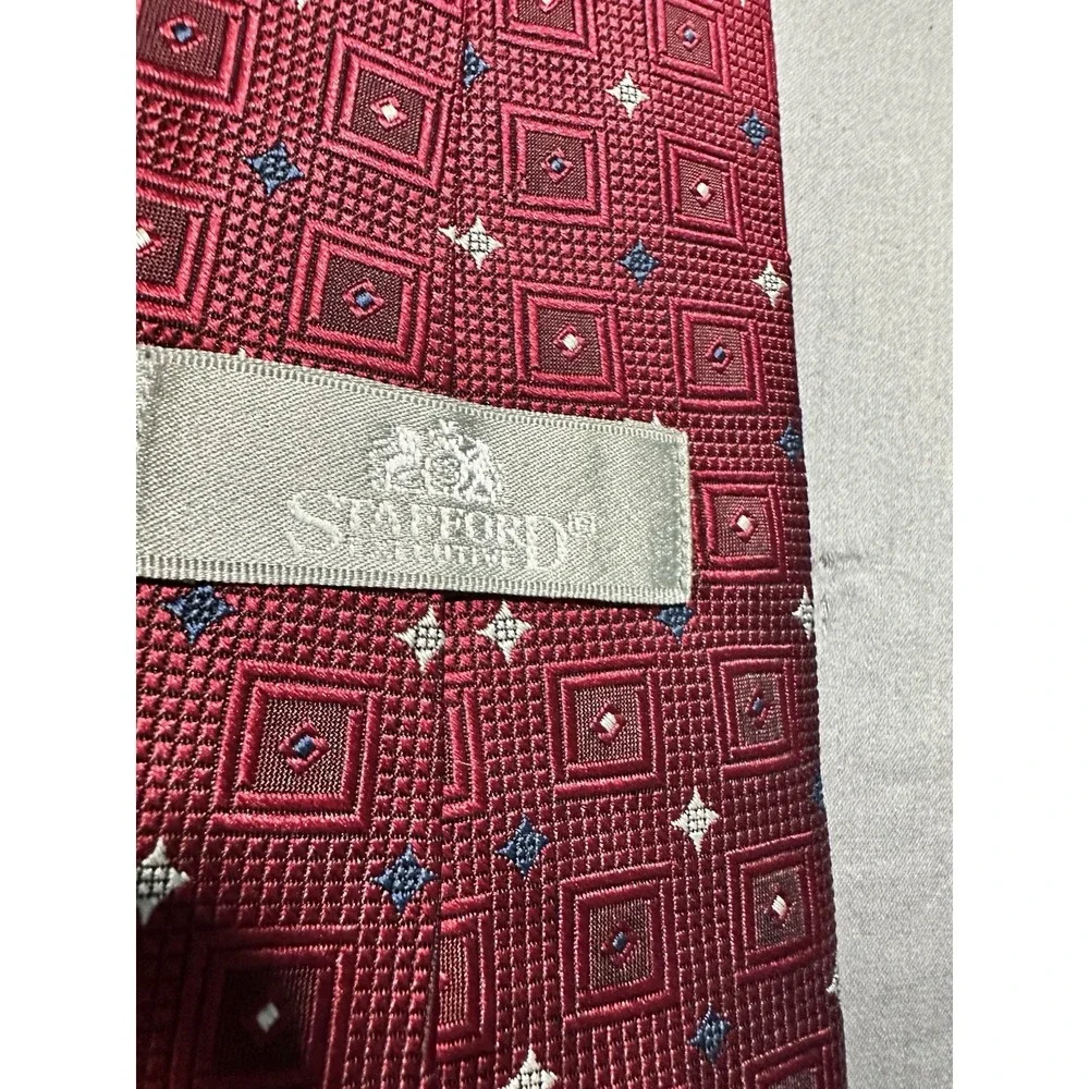 VTG Stafford Executive Red/White/Blue Patriotic‎ Stars Silk Necktie